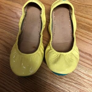 Size 8 patent leather lemon Tieks